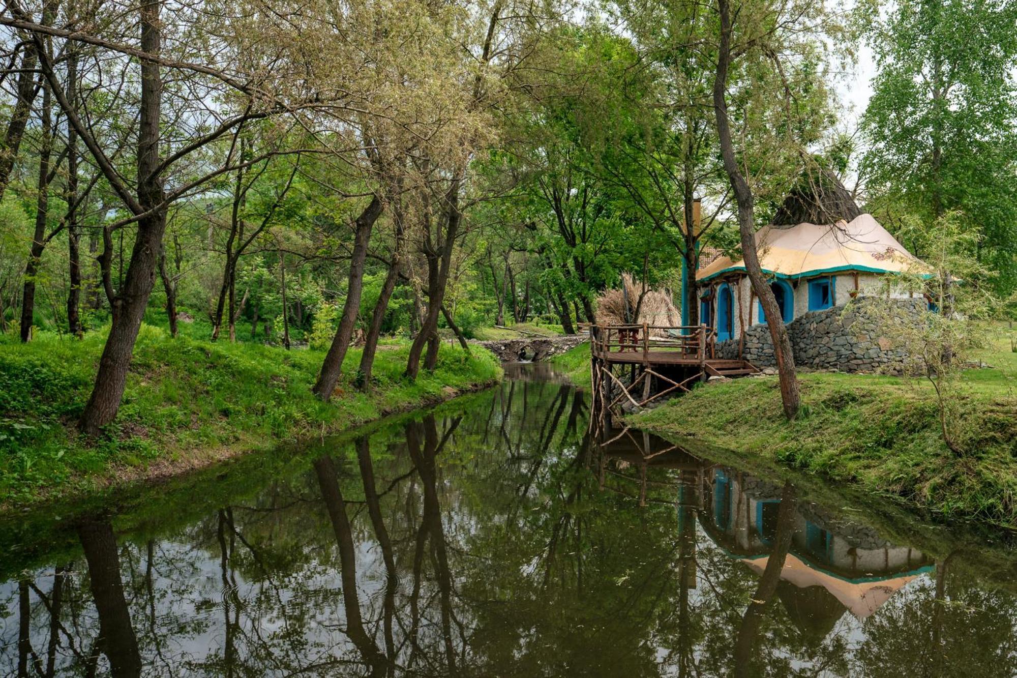 Viewtopia The Secret Land Валя-Дрэганулуй Экстерьер фото